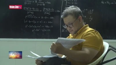 Gần 20 năm dạy học miễn phí cho trò nghèo, bất hạnh