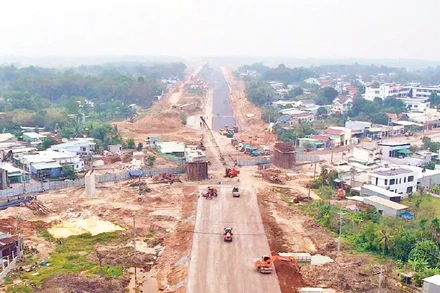 Dự án đường Vành đai 3 -Thành phố Hồ Chí Minh, đoạn qua địa bàn tỉnh Đồng Nai đang được đẩy nhanh tiến độ sau khi địa phương hoàn thành công tác bàn giao mặt bằng.