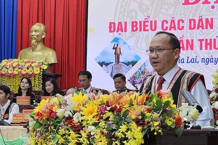 Đồng chí Rah Lan Chung, Phó Bí thư Tỉnh ủy, Chủ tịch UBND tỉnh phát biểu khai mạc Đại hội.