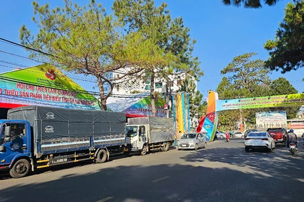 Hội chợ triển lãm thương mại và giới thiệu sản phẩm tiêu biểu tỉnh Gia Lai năm 2025 được tổ chức tại Quảng trường Đại đoàn kết thành phố Pleiku