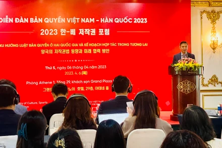 Cục trưởng Cục Bản quyền tác giả Trần Hoàng phát biểu tại một diễn đàn về bản quyền.