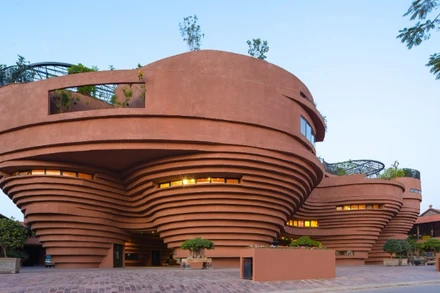 Không gian Bảo tàng gốm Bát Tràng.