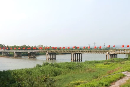 Cảnh sắc thanh bình ở Đôi bờ Hiền Lương - Bến Hải.