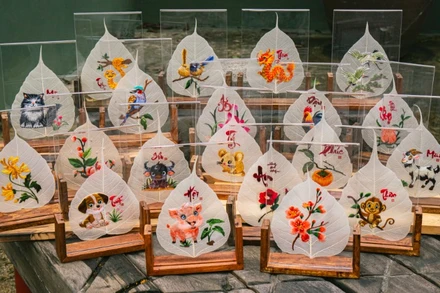 Nghệ thuật thêu trên lá bồ đề vô cùng tỉ mỉ và độc đáo.