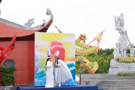 Truyền thuyết Lạc Long Quân và Âu Cơ được tái hiện trong ngày Giỗ Tổ Hùng Vương ở Cà Mau.
