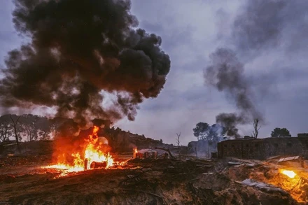 Một góc phim trường "Mưa đỏ".