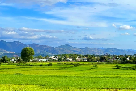 Vẻ đẹp trù phú, thẳm xanh của miền biên giới Bờ Y.