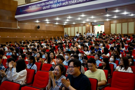 Toàn cảnh lễ phát động ngày đọc sách trong thanh niên.