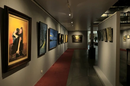 Một góc triển lãm mỹ thuật "Mười bốn".