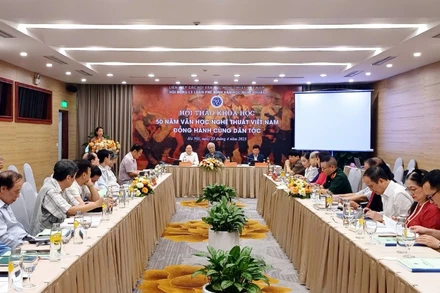 Hội thảo thu hút đông đảo các nhà nghiên cứu và văn nghệ sĩ cả nước.