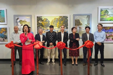 Khai mạc triển lãm tranh của họa sĩ Nguyễn Quốc Thắng.