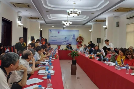 Toàn cảnh tọa đàm "Nâng cao hiệu quả liên kết giữa nhà văn, nhà xuất bản và nhà in".