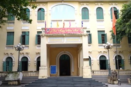 Bảo tàng Địa chất Hà Nội tọa lạc tại số 6 phố Phạm Ngũ Lão là địa chỉ hấp dẫn với những người yêu thích khám phá thiên nhiên.