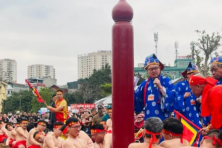 Lễ hội đền Trấn Vũ được tổ chức thường niên từ ngày 1/3 đến hết ngày 4/3 âm lịch hằng năm. Chính hội diễn ra vào ngày 3/3 âm lịch - Ngày sinh của Đức Thánh Huyền Thiên Trấn Vũ.