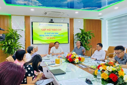 Nhiều vấn đề về bản quyền âm nhạc được chia sẻ trong buổi họp báo.