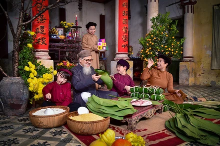 Tết không chỉ là dịp mừng đón mùa xuân mới mà còn là dịp sum họp, mong ai cũng được đủ đầy hạnh phúc. (Ảnh THÀNH ĐẠT)
