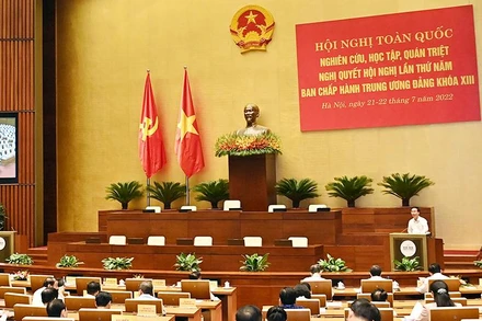 Hội nghị toàn quốc nghiên cứu, học tập, quán triệt Nghị quyết Hội nghị lần thứ năm Ban Chấp hành Trung ương khóa XIII tại điểm cầu Nhà Quốc hội. (Ảnh DUY LINH)
