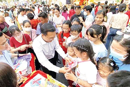 "Lì xì sách", một việc làm thiết thực nhằm lan tỏa văn hóa đọc. 