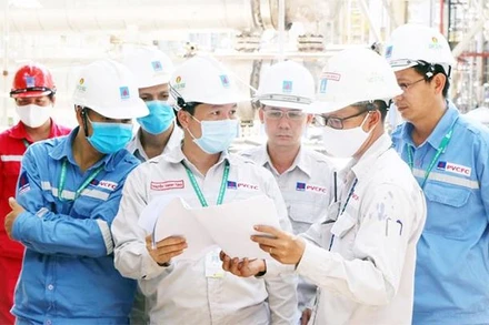 Công nhân giám sát băng tải than Nhà máy nhiệt điện Thái Bình 2.