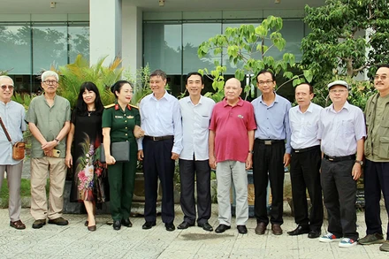 Một số nhà văn tham dự Trại sáng tác văn học về đề tài "Lực lượng vũ trang-Chiến tranh cách mạng" năm 2023.