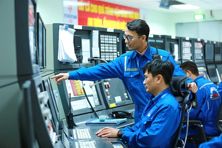 Nhà máy Lọc dầu Dung Quất vận hành ở công suất tối ưu, đáp ứng nhu cầu cao của thị trường trong dịp Tết Nguyên đán.