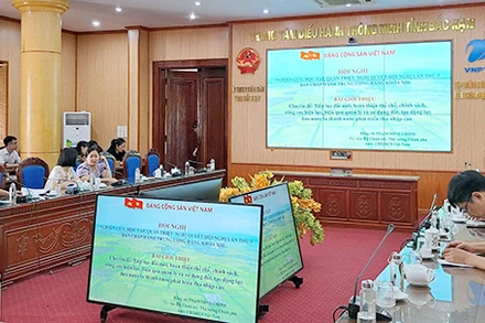 Học nghị quyết trực tuyến tại Văn phòng Ủy ban nhân dân tỉnh Bắc Kạn.