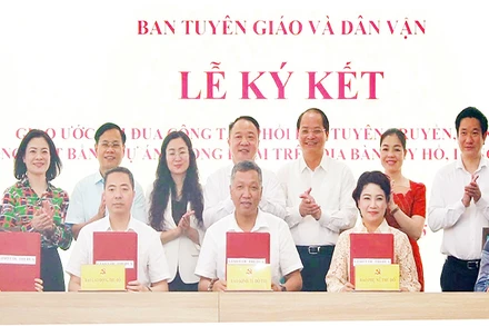 Các đơn vị, địa phương của Hà Nội ký kết đẩy mạnh công tác tuyên truyền, vận động thực hiện các dự án trọng điểm, trong đó có dự án xây dựng cầu Tứ Liên.