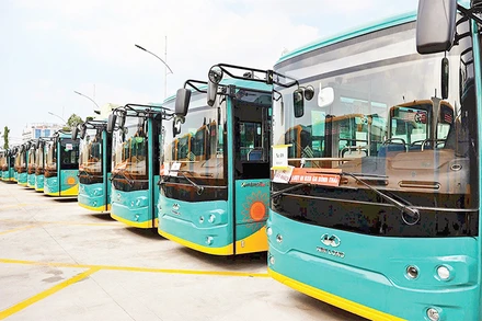 Theo lộ trình Thành phố Hồ Chí Minh xây dựng, với các tuyến xe buýt mở mới từ năm 2025 trở đi, 100% số phương tiện phải sử dụng điện, năng lượng xanh.