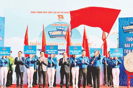 Đại diện lãnh đạo Trung ương Đoàn, TP Hải Phòng và Thành đoàn Hải Phòng khởi động Tháng Thanh niên 2023 "Tuổi trẻ Hải Phòng tiên phong trong chuyển đổi số".