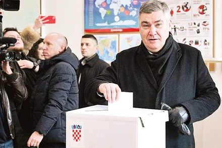 Tổng thống Croatia bỏ phiếu tại thủ đô Zagreb. (Ảnh TÂN HOA XÃ)