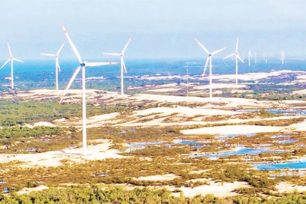 Một góc Cụm trang trại điện gió B&T ở Quảng Bình.