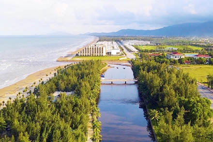 Khu du lịch biển Xuân Thành (Hà Tĩnh) với nhiều dịch vụ, trải nghiệm thú vị.