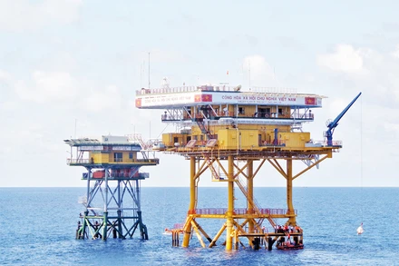 DK1 được xây dựng trên thềm lục địa phía nam của Việt Nam, theo dạng nhà giàn.