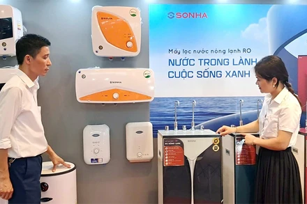 Một gian hàng giới thiệu sản phẩm tại Hội chợ Triển lãm sản phẩm công nghiệp chủ lực thành phố Hà Nội năm 2024.