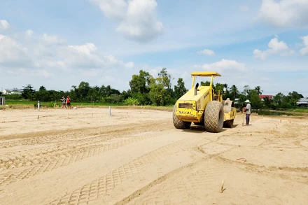 Đơn vị thi công thi công Dự án cao tốc bắc-nam đoạn qua địa bàn huyện Vĩnh Thuận. 