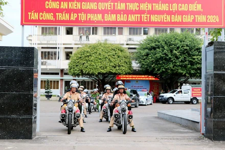 Công an tỉnh Kiên Giang ra quân thực hiện cao điểm tấn công trấn áp tội phạm, bảo đảm an ninh, trật tự Tết Nguyên đán Giáp Thìn năm 2024. 