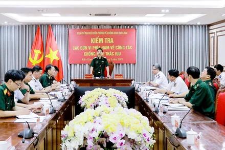 Quang cảnh buổi làm việc tại Sở Chỉ huy liên hợp chống khai thác IUU, tại Bộ Tư lệnh Vùng Cảnh sát biển 4, thành phố Phú Quốc, tỉnh Kiên Giang.