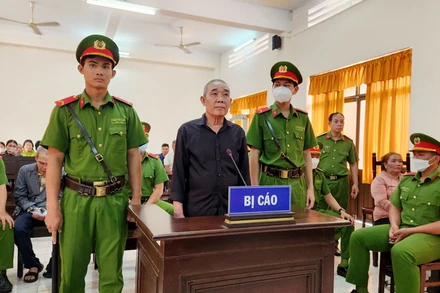 Bị cáo Nguyễn Văn Nguyên nghe Hội đồng xét xử tuyên án.