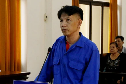 Bị cáo Dương Hồng Hiếu.