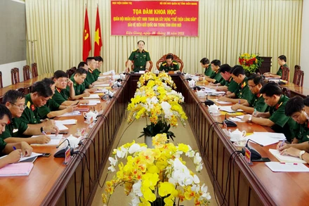 Quang cảnh buổi tọa đàm.