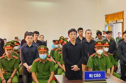 Các bị cáo trong phiên tòa xét xử sáng ngày 10/8.