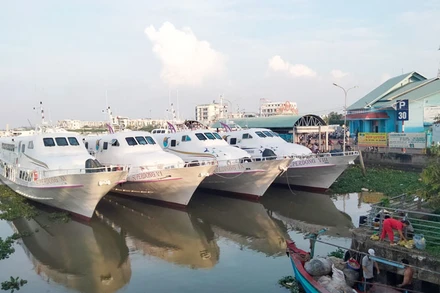 Tàu, phà ra các đảo ở Kiên Giang tạm ngưng hoạt động do thời tiết xấu.