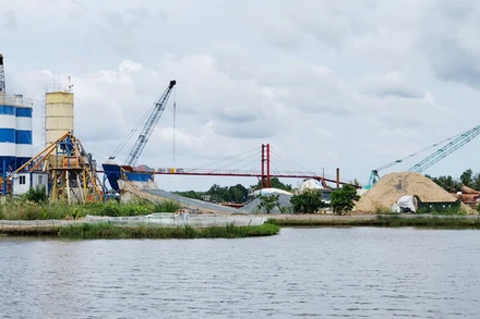 Đơn vị thầu đang thi công một số đoạn thuộc Dự án đầu tư xây dựng đường Hồ Chí Minh đoạn Rạch Sỏi-Bến Nhất, Gò Quao-Vĩnh Thuận.