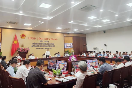 Phó Chủ tịch Ủy ban nhân dân tỉnh Kiên Giang Nguyễn Thanh Nhàn phát biểu tại hội nghị.