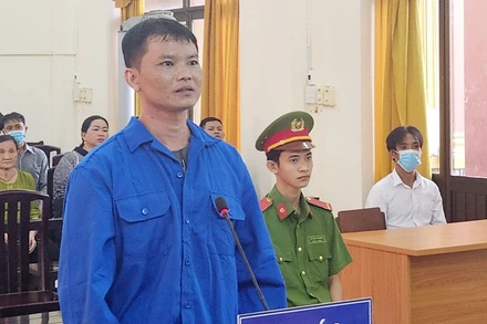 Bị cáo Đặng Văn Trung tại phiên tòa sơ thẩm sáng 24/5.