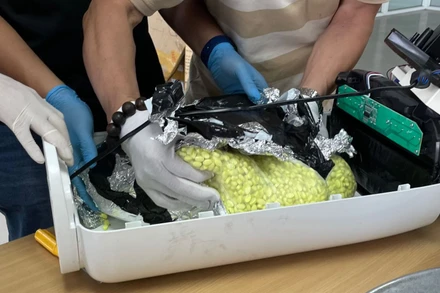 Số ma túy cất giấu tinh vi trong máy lọc không khí, vận chuyển từ Đức về Việt Nam.