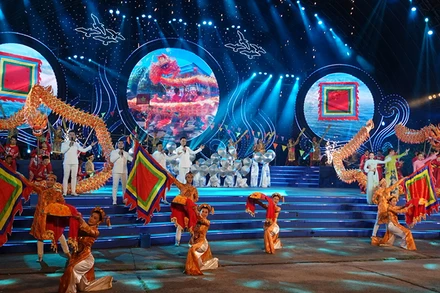 Tiết mục khai mạc Lễ hội Nghinh Ông - Cần Giờ. (Ảnh: Thế Anh)