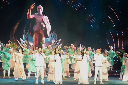 Tiết mục mở màn chương trình.