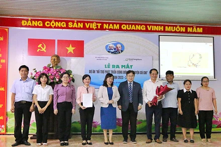 Ra mắt Ban quản lý dự án.