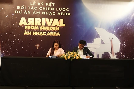 Đại diện SPO và Công ty TNHH Truyền thông Halotimes ký kết hợp tác tại buổi lễ.